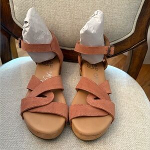 Strauss Rose colored sandal size 7.5